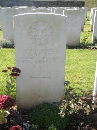 Canadian Cemetery No.2 Neuville - MacDonald, James