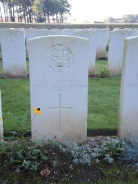 Canadian Cemetery No.2 Neuville - Main, Peter