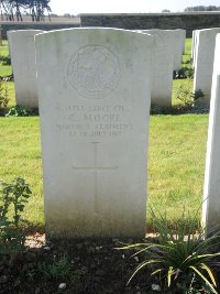 Canadian Cemetery No.2 Neuville - Moore, George