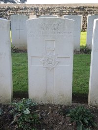 Canadian Cemetery No.2 Neuville - Perks, Harry