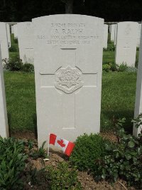 Canadian Cemetery No.2 Neuville - Ralph, Albert