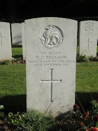 Canadian Cemetery No.2 Neuville - Richards, Thomas Henry