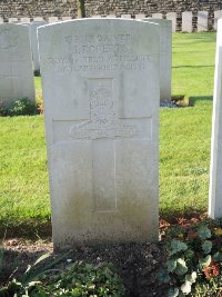 Canadian Cemetery No.2 Neuville - Roberts, John