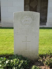 Canadian Cemetery No.2 Neuville - Roberts, Joseph