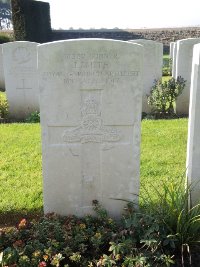 Canadian Cemetery No.2 Neuville - Smith, James