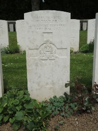 Canadian Cemetery No.2 Neuville - Taylor, Frederick