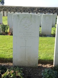 Canadian Cemetery No.2 Neuville - Taylor, Joseph