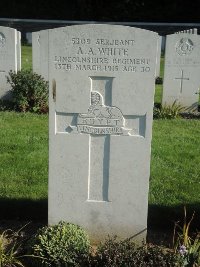 Canadian Cemetery No.2 Neuville - White, Albert Alfred