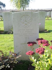 Canadian Cemetery No.2 Neuville - Yorke, T F