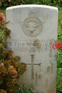 TRINCOMALEE WAR CEMETERY - SPRAY, GERALD