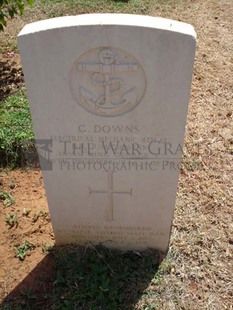 TRINCOMALEE WAR CEMETERY - DOWNS, GORDON