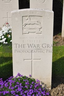 MERVILLE COMMUNAL CEMETERY - STEELE, LAURANCE