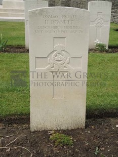 BROWN'S ROAD MILITARY CEMETERY, FESTUBERT - BENNETT, H