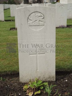 BROWN'S ROAD MILITARY CEMETERY, FESTUBERT - BOOTH, JOSEPH