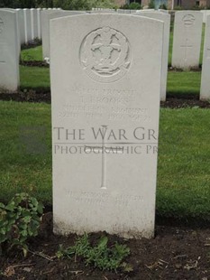 BROWN'S ROAD MILITARY CEMETERY, FESTUBERT - BROOKS, TOM