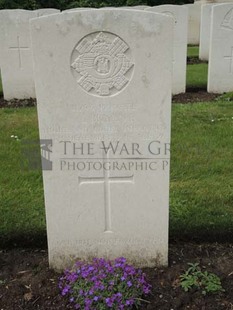 BROWN'S ROAD MILITARY CEMETERY, FESTUBERT - BRYANT, A