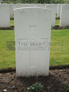 BROWN'S ROAD MILITARY CEMETERY, FESTUBERT - BUCKLAND, E