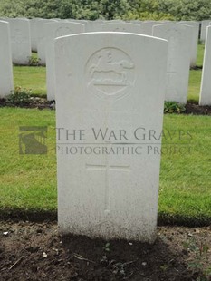 BROWN'S ROAD MILITARY CEMETERY, FESTUBERT - CLARKE, JAMES