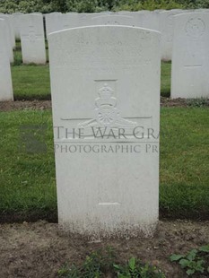 BROWN'S ROAD MILITARY CEMETERY, FESTUBERT - CLAYSHER, W F