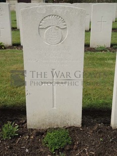 BROWN'S ROAD MILITARY CEMETERY, FESTUBERT - COLE, J