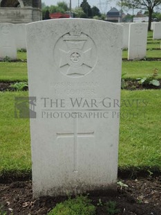 BROWN'S ROAD MILITARY CEMETERY, FESTUBERT - COOPER, LEONARD