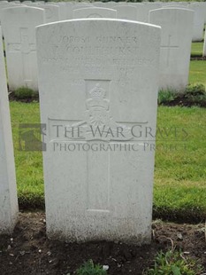 BROWN'S ROAD MILITARY CEMETERY, FESTUBERT - COULTHURST, A