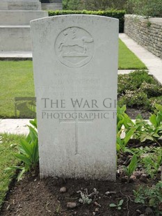 BROWN'S ROAD MILITARY CEMETERY, FESTUBERT - DAVENPORT, S