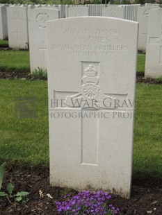 BROWN'S ROAD MILITARY CEMETERY, FESTUBERT - DAVIES, A