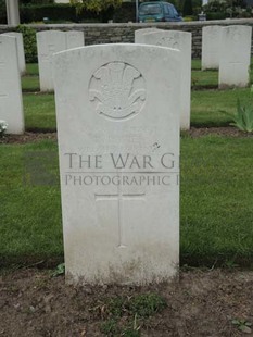 BROWN'S ROAD MILITARY CEMETERY, FESTUBERT - DAVIES, D