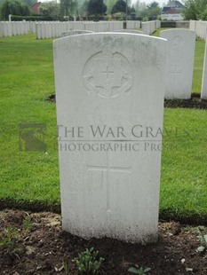 BROWN'S ROAD MILITARY CEMETERY, FESTUBERT - DEAN, I G