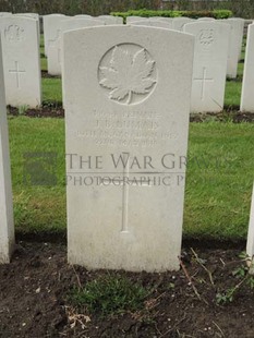 BROWN'S ROAD MILITARY CEMETERY, FESTUBERT - DUMAIS, J B