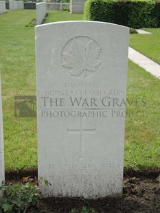 BROWN'S ROAD MILITARY CEMETERY, FESTUBERT - GREEN, FREDERICK DOUGLAS LEACH