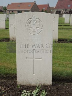 BROWN'S ROAD MILITARY CEMETERY, FESTUBERT - GREEN, T