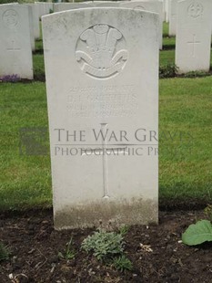 BROWN'S ROAD MILITARY CEMETERY, FESTUBERT - GRIFFITHS, D I