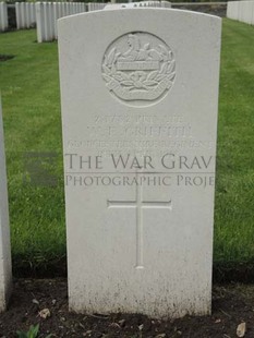 BROWN'S ROAD MILITARY CEMETERY, FESTUBERT - GRIFFITHS, W E