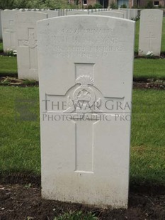 BROWN'S ROAD MILITARY CEMETERY, FESTUBERT - HASKAYNE, W H