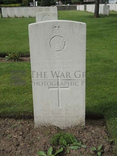 BROWN'S ROAD MILITARY CEMETERY, FESTUBERT - HERFORD, SIEGFRIED WEDGWOOD