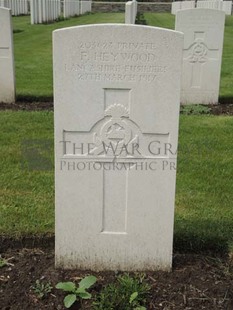 BROWN'S ROAD MILITARY CEMETERY, FESTUBERT - HEYWOOD, F