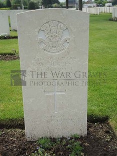 BROWN'S ROAD MILITARY CEMETERY, FESTUBERT - HUGHES, W