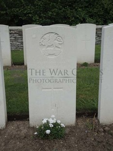 BROWN'S ROAD MILITARY CEMETERY, FESTUBERT - HURRELL, W J