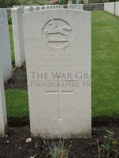 BROWN'S ROAD MILITARY CEMETERY, FESTUBERT - HUYTON, R