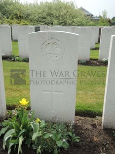 BROWN'S ROAD MILITARY CEMETERY, FESTUBERT - JONES, CHRISTOPHER