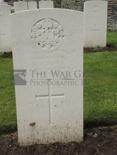 BROWN'S ROAD MILITARY CEMETERY, FESTUBERT - JONES, FREDERICK JOHN