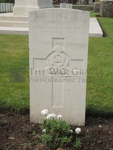 BROWN'S ROAD MILITARY CEMETERY, FESTUBERT - KIRKWOOD, H