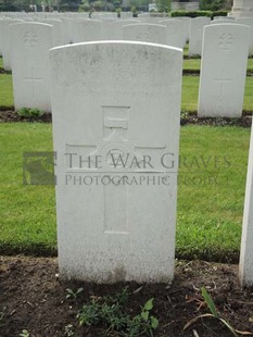 BROWN'S ROAD MILITARY CEMETERY, FESTUBERT - LANSBURY, J