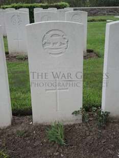 BROWN'S ROAD MILITARY CEMETERY, FESTUBERT - LARGE, W H