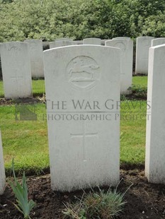 BROWN'S ROAD MILITARY CEMETERY, FESTUBERT - LAWRENSON, GEORGE ALOYSIUS