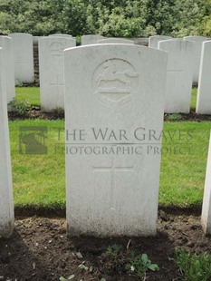 BROWN'S ROAD MILITARY CEMETERY, FESTUBERT - LAWSON, R