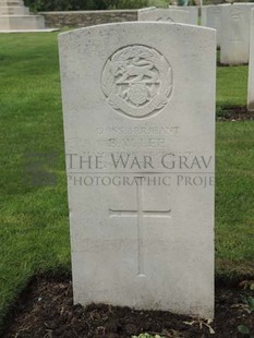 BROWN'S ROAD MILITARY CEMETERY, FESTUBERT - LEE, B W