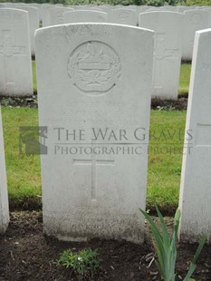 BROWN'S ROAD MILITARY CEMETERY, FESTUBERT - LESLIE, WILLIAM ROBERT NORMAN